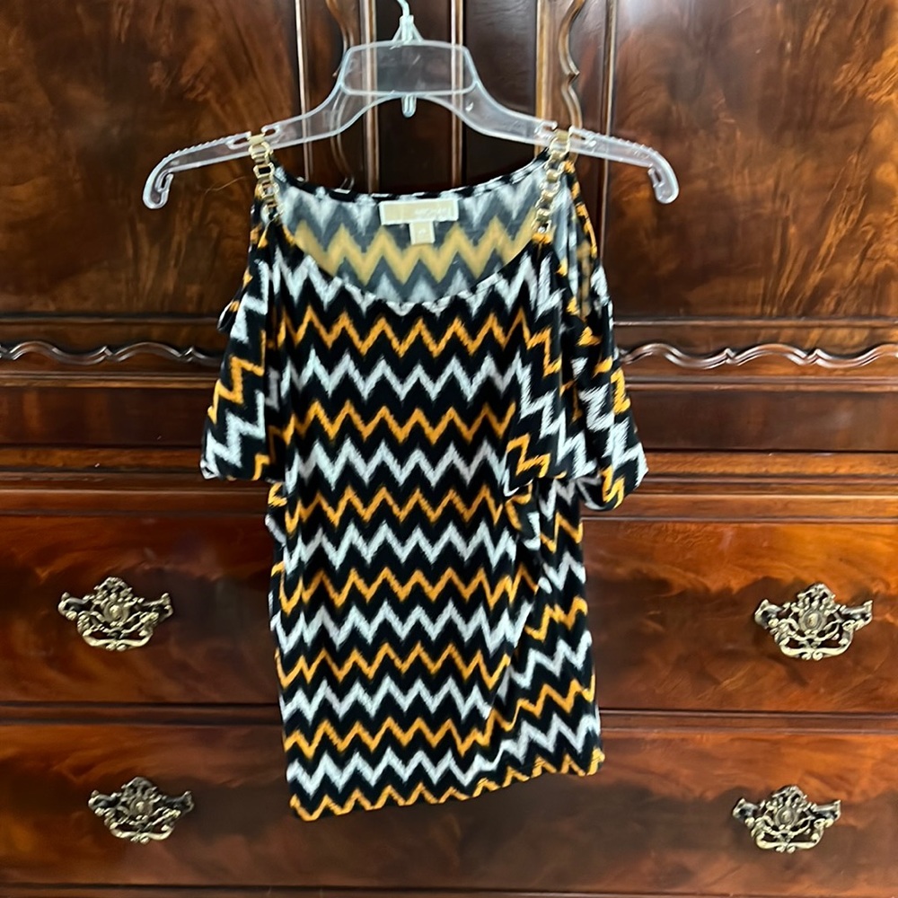 Michael Kors cold should top with gold chain shoulder straps. Size XS.